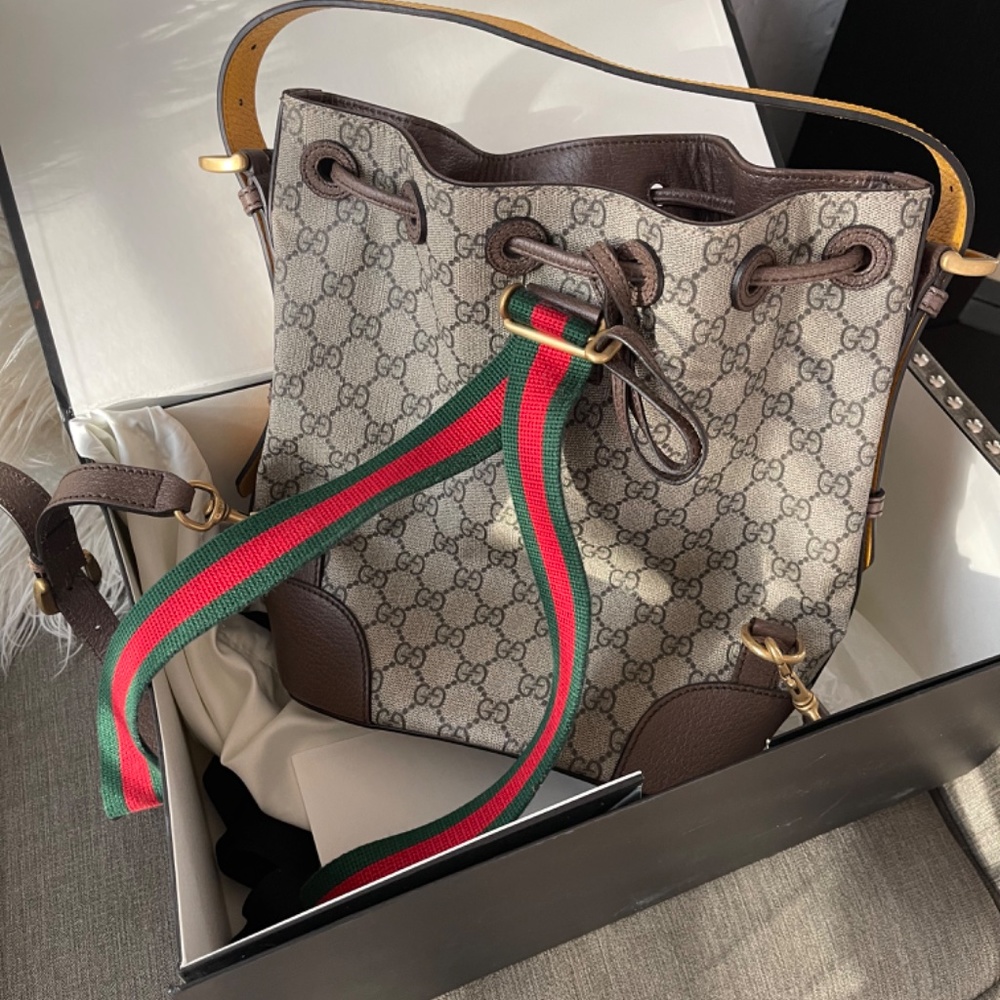 Gucci bagpack GG supreme - Picture 8 of 13